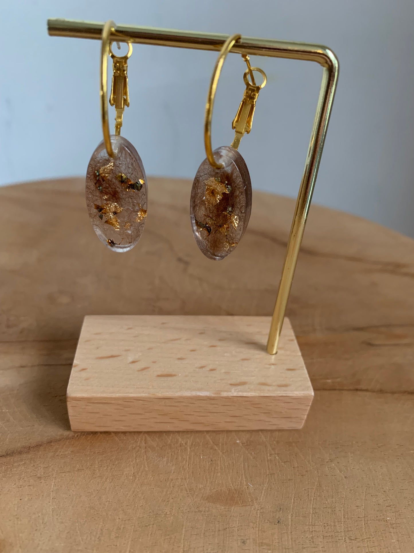 Oorbel ovaal golden flakes