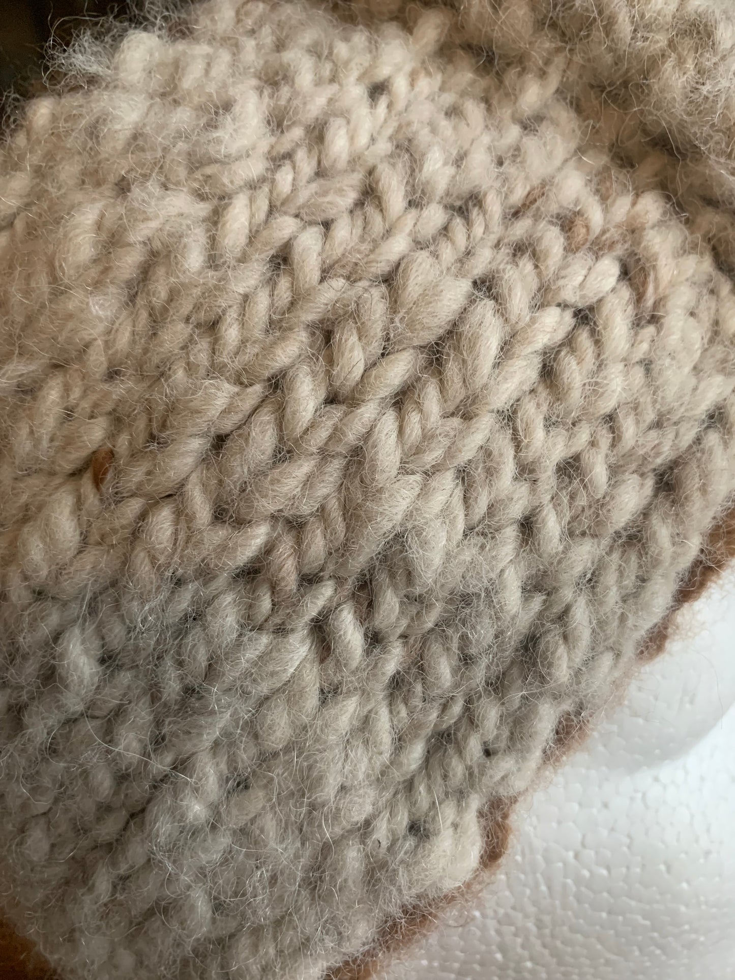 Oorwarmer bruin-ecru